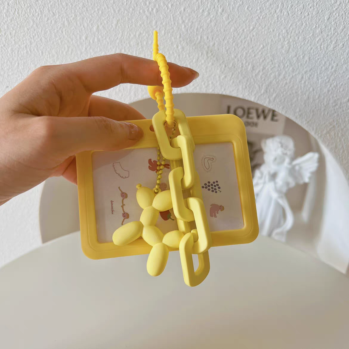 COLORFUL BALLOON DOG CARD HOLDER