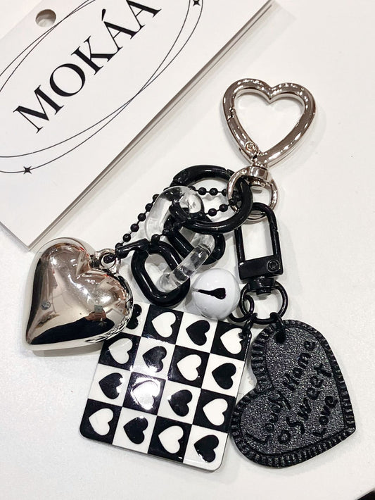BLACK AND WHITE HEART KEY CHAIN