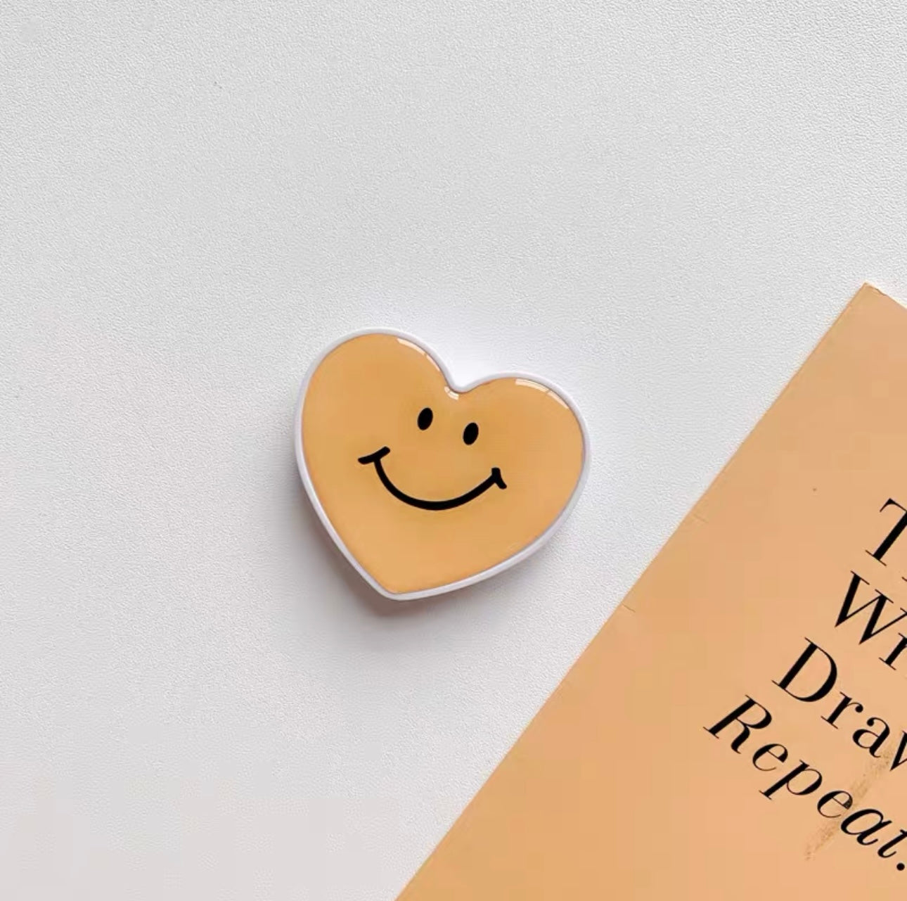 HEART FOLDABLE PHONE HOLDER