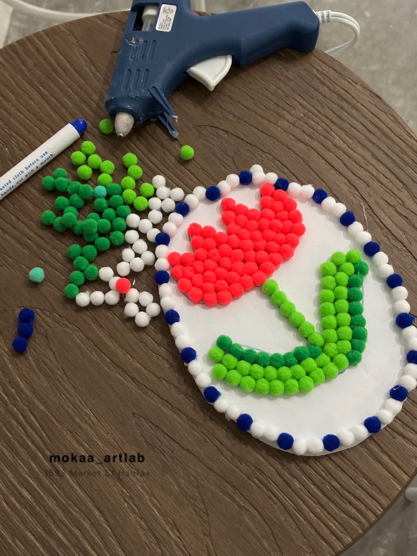 DIY POM POM WALL ART