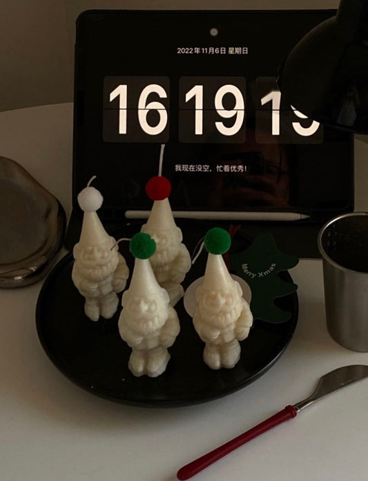 SMALL SANTA CANDLE
