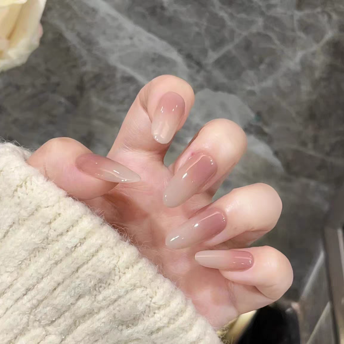 PRESS-ON NAILS