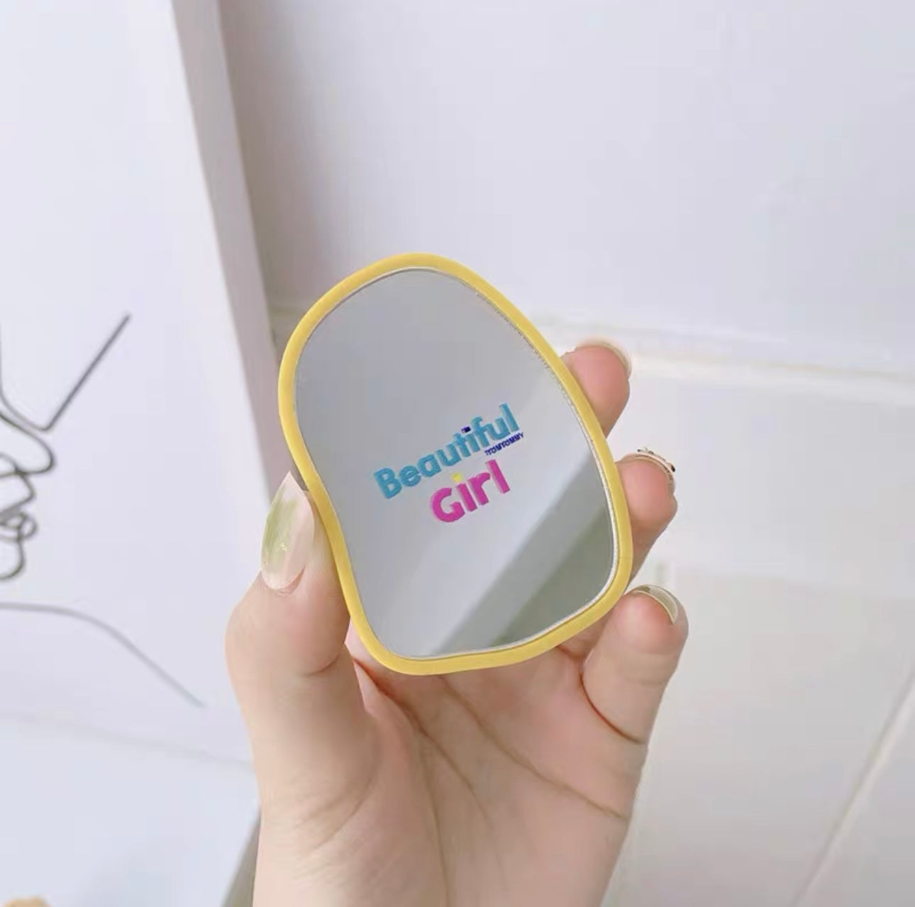 MIRROR FOLDABLE PHONE HOLDER