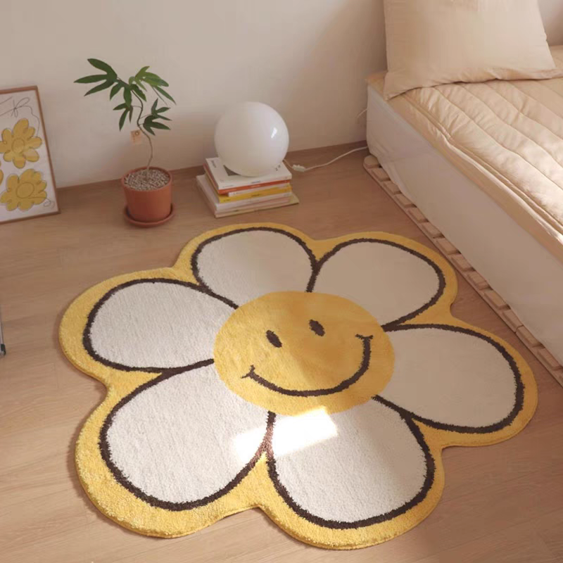 SMILING FLOWER RUG