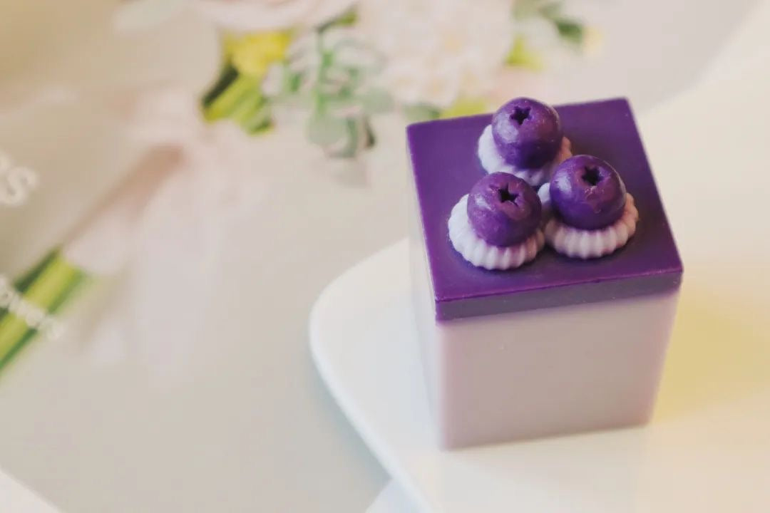 FRUIT CAKE GIFT BOX